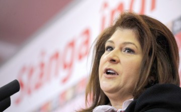 Rovana Plumb, depăşită de recalcularea pensiilor. Liberalii îi cer demisia